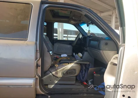 2002 Chevrolet Suburban 1500 Lt из США, поврежденный, VIN 1GNFK16Z32J208975